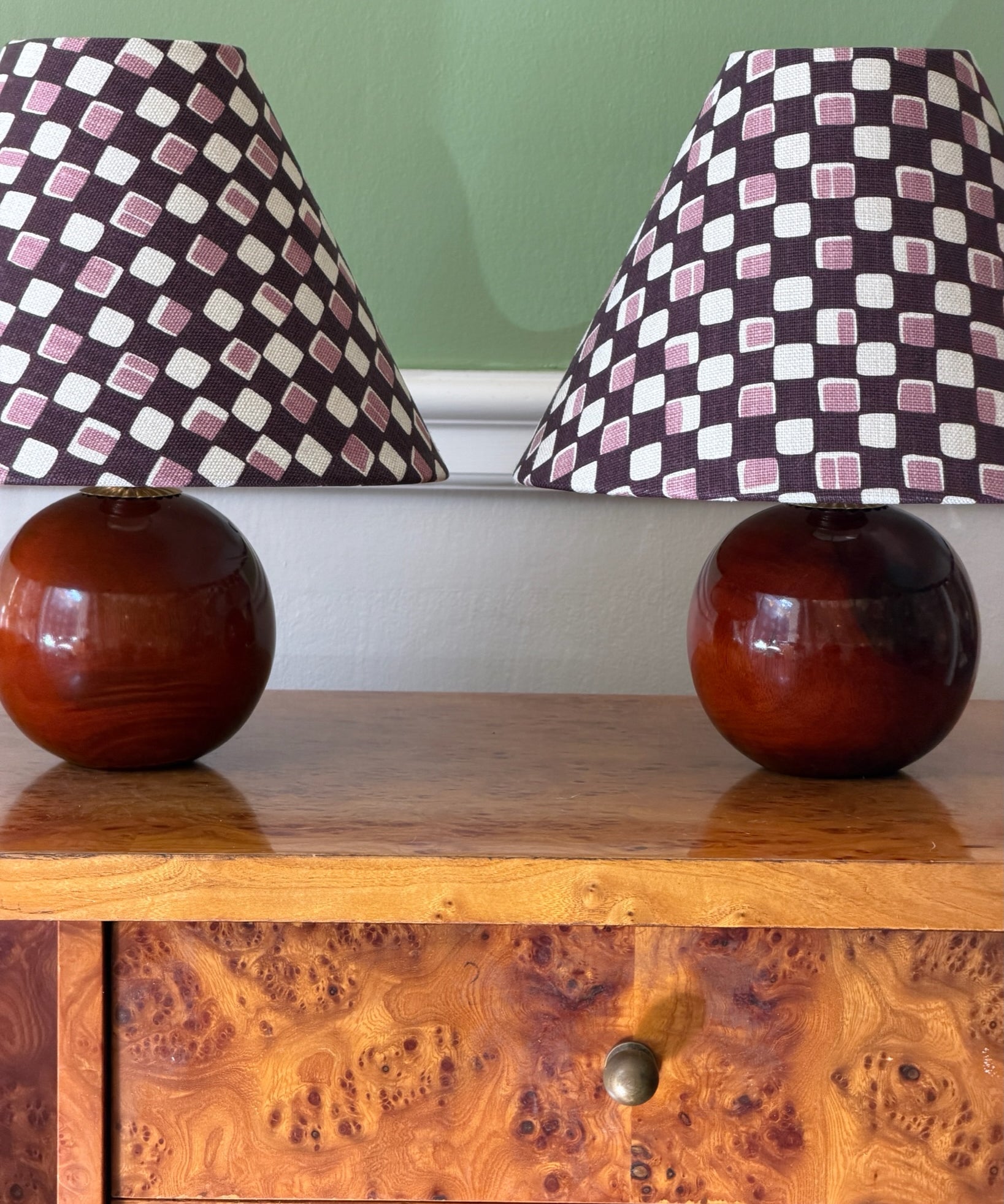 Vintage lacquered wooden table lamp (incl. lampshade) (2 available)