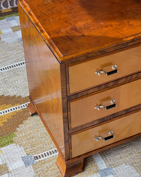Vintage wooden chest of drawers
