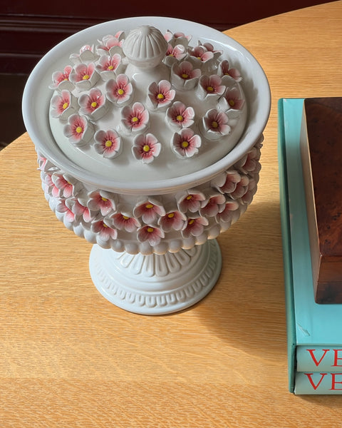 Ceramic pink flower bonbonniere