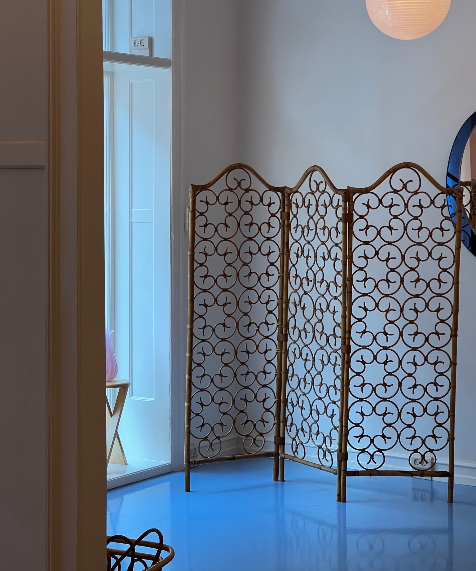 Vintage woven rattan room divider screen/paravant