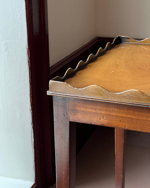Vintage wavy/scalloped wooden side table