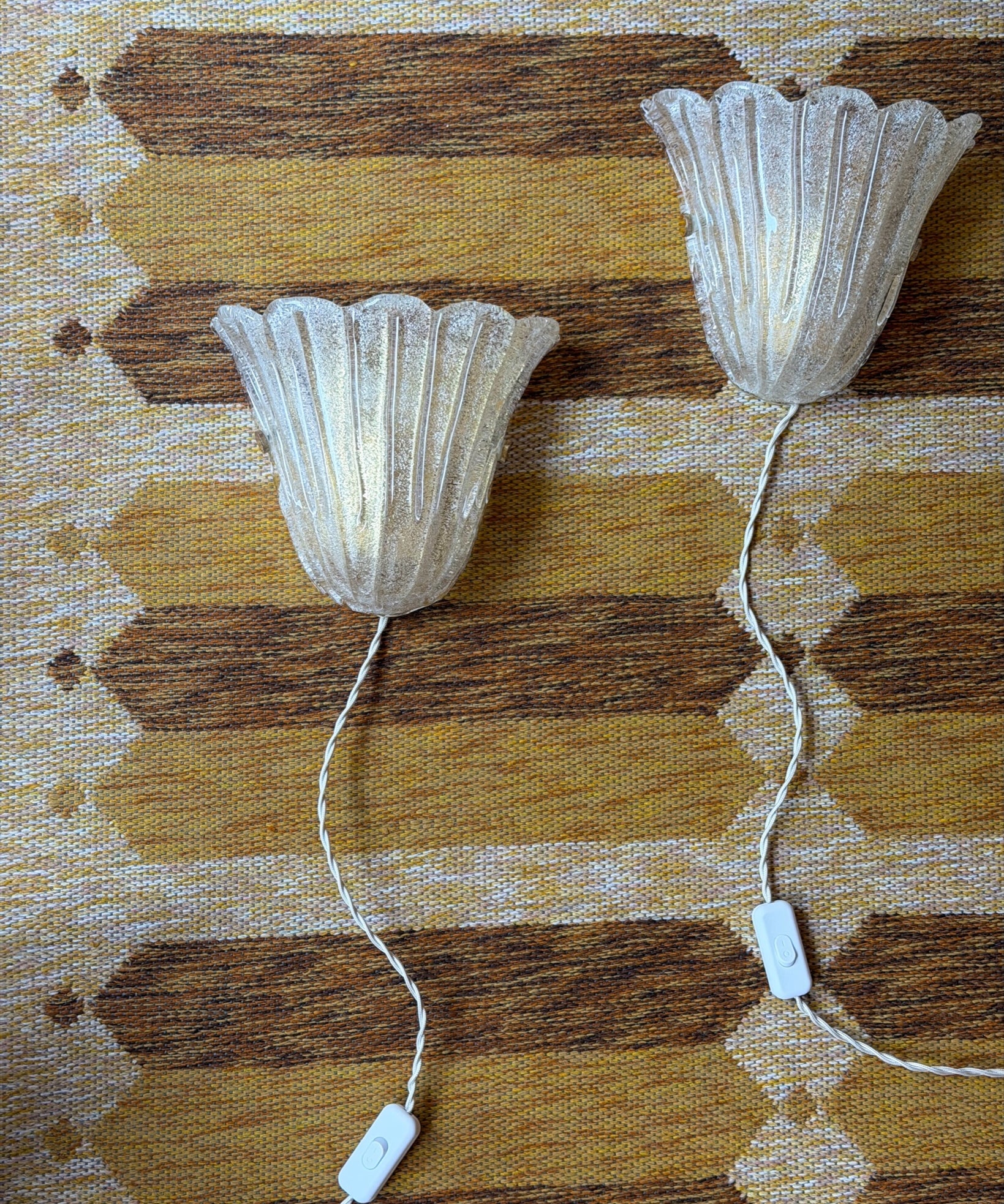 Vintage clear/golden Murano shell wall lamp (2 available)