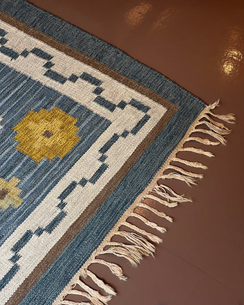 Vintage flat weave rug (Signed M)