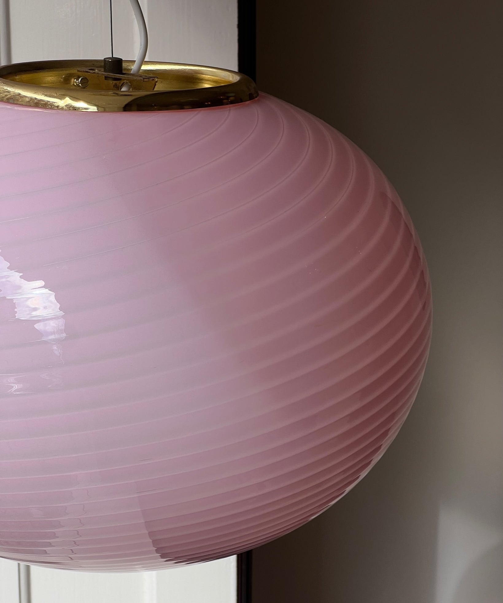 Vintage oval pink swirl Murano ceiling lamp (D46)