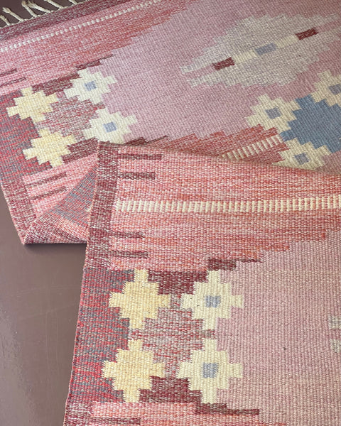 Vintage pink flat weave rug by Ingegerd Silow (IS)