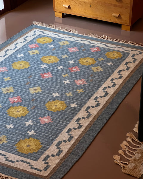 Vintage flat weave rug (Signed M)