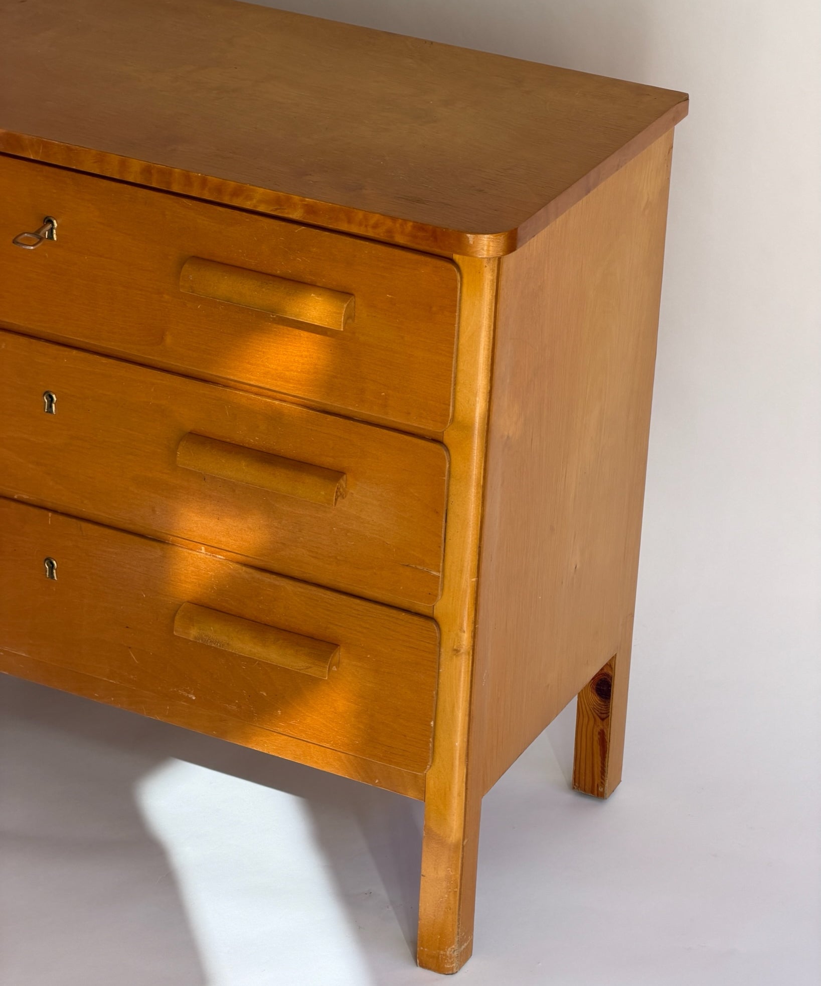 Vintage wooden chest of drawers