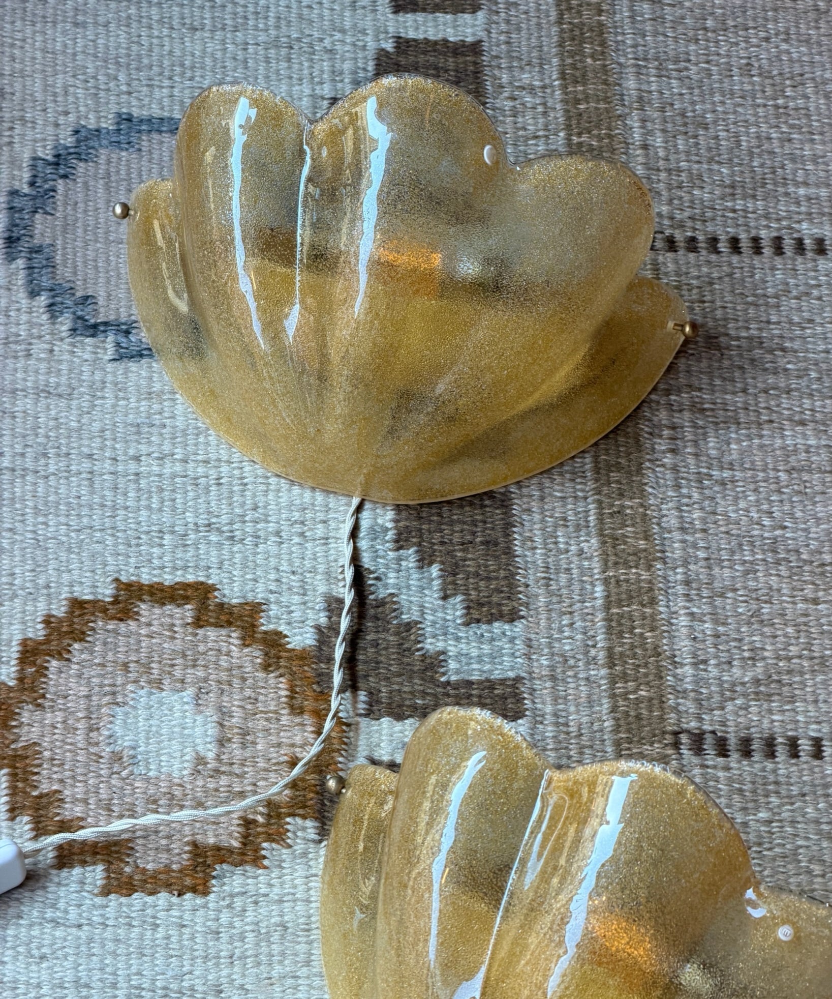 Vintage golden Murano shell wall lamps (2 available)