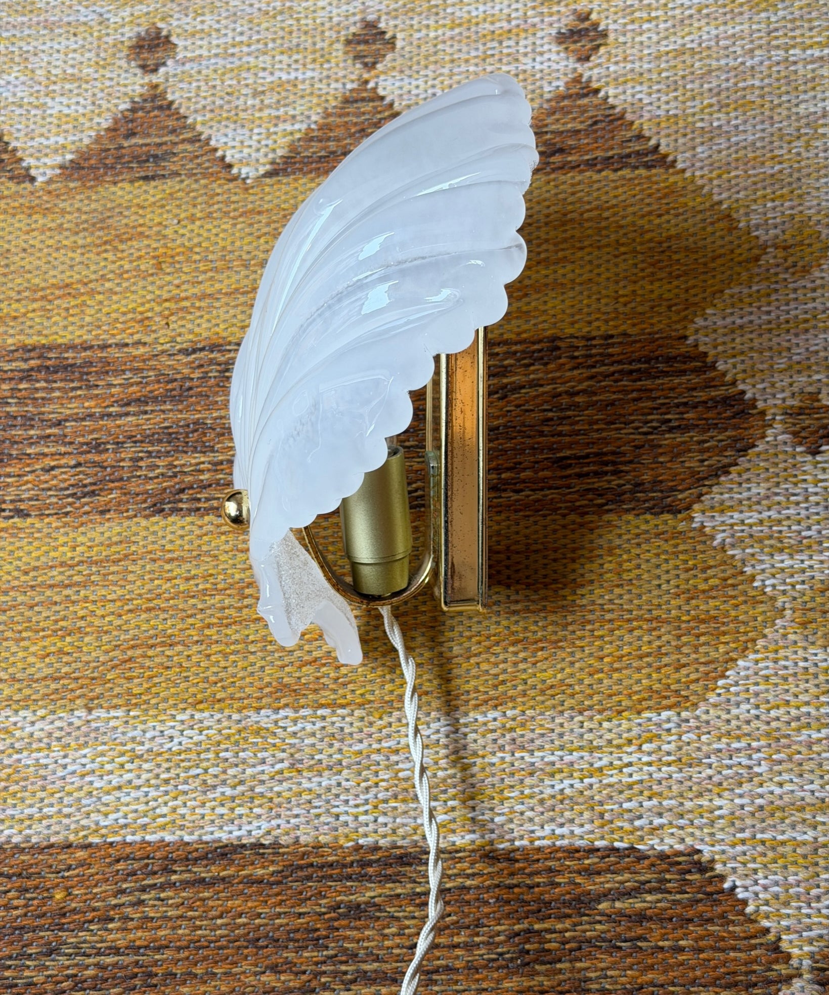 Vintage white opal Murano shell wall lamp