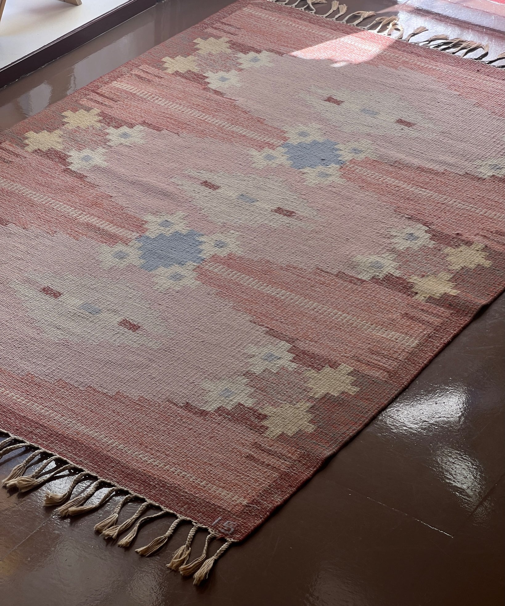 Vintage pink flat weave rug by Ingegerd Silow (IS)