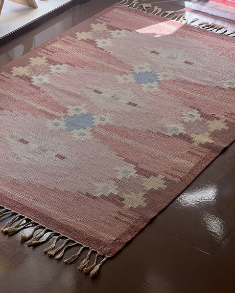 Vintage pink flat weave rug by Ingegerd Silow (IS)