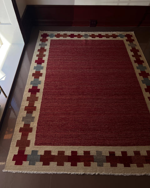 Vintage flat weave kelim rug (pattern by Ingegerd Silow)