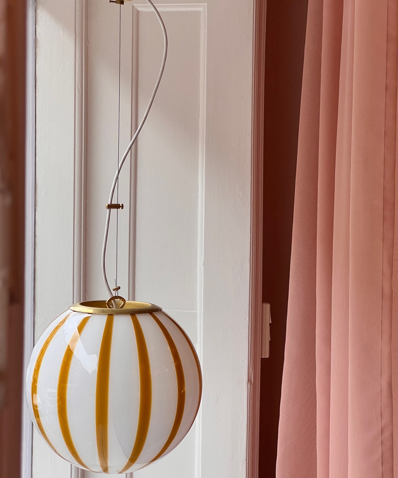 Candy ceiling lamp - Amber vertical stripes (D30)