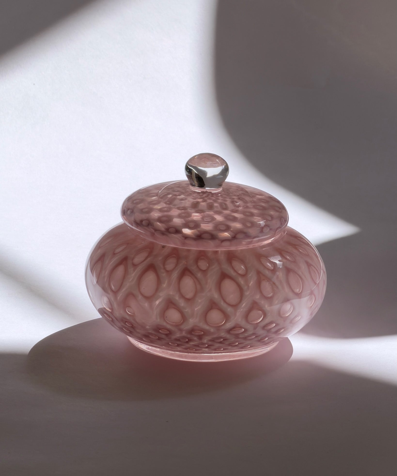 Vintage light pink Murano bonbonniere