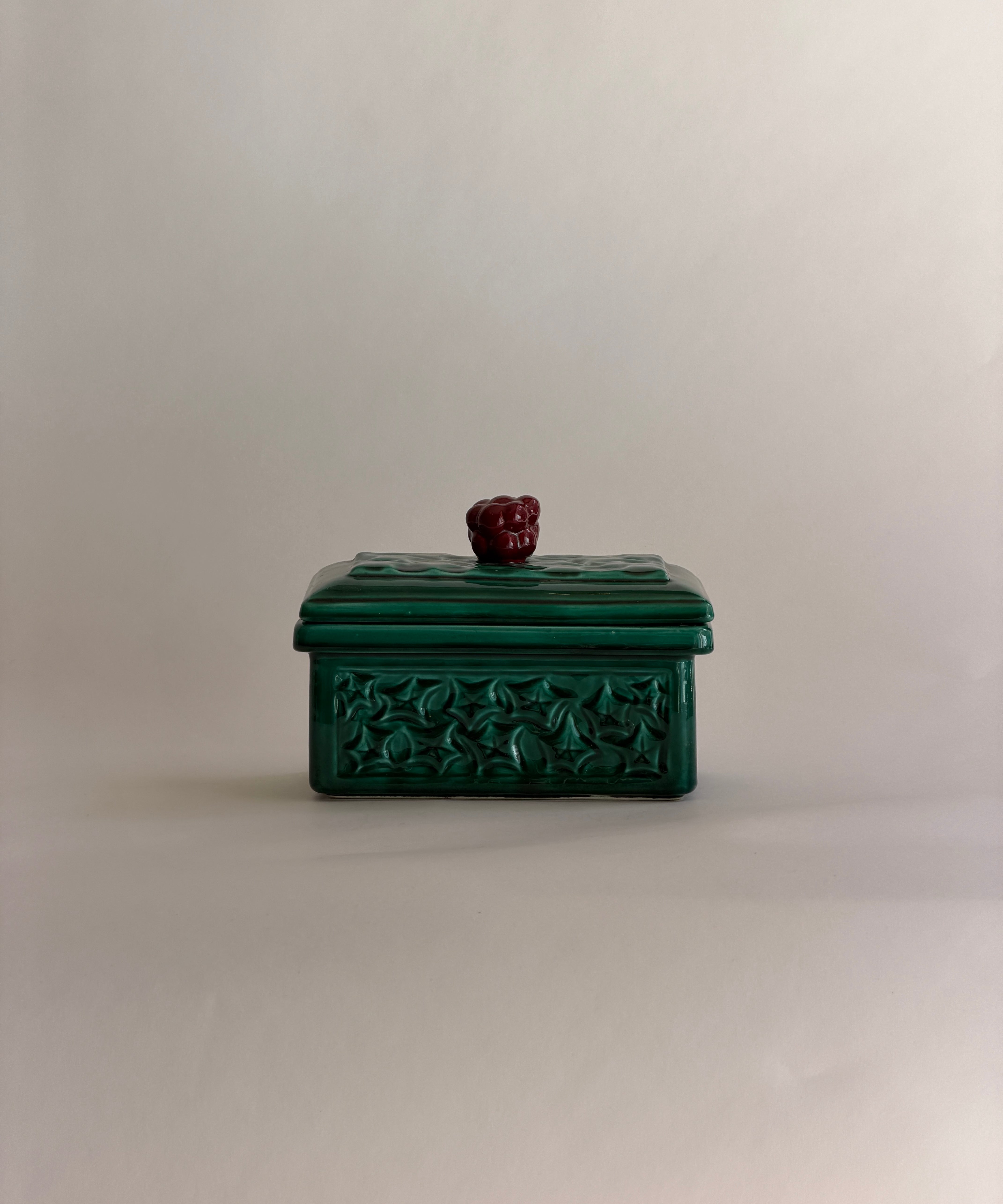 Vintage green ceramic bonbonniere