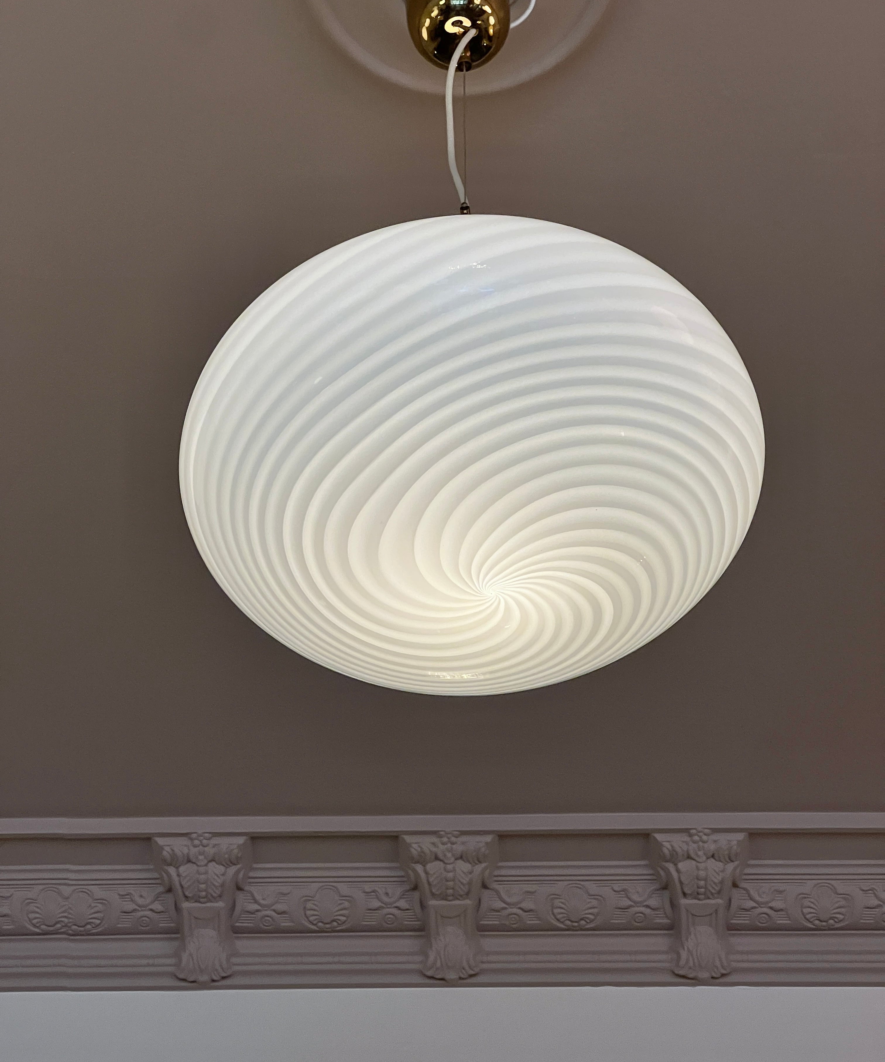 Vintage oval white swirl Murano ceiling lamp (D40)
