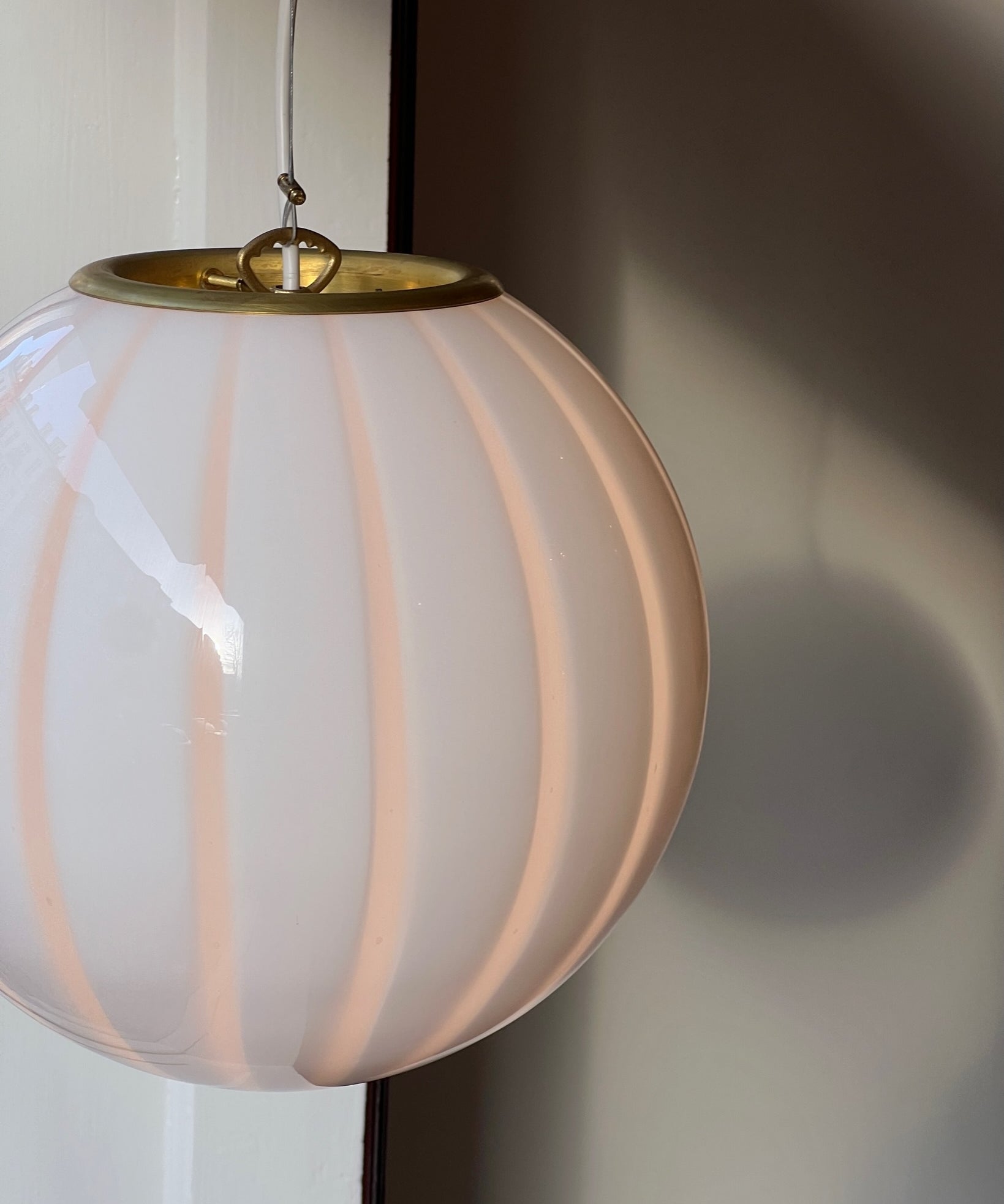 Candy ceiling lamp - White vertical stripes (D30)