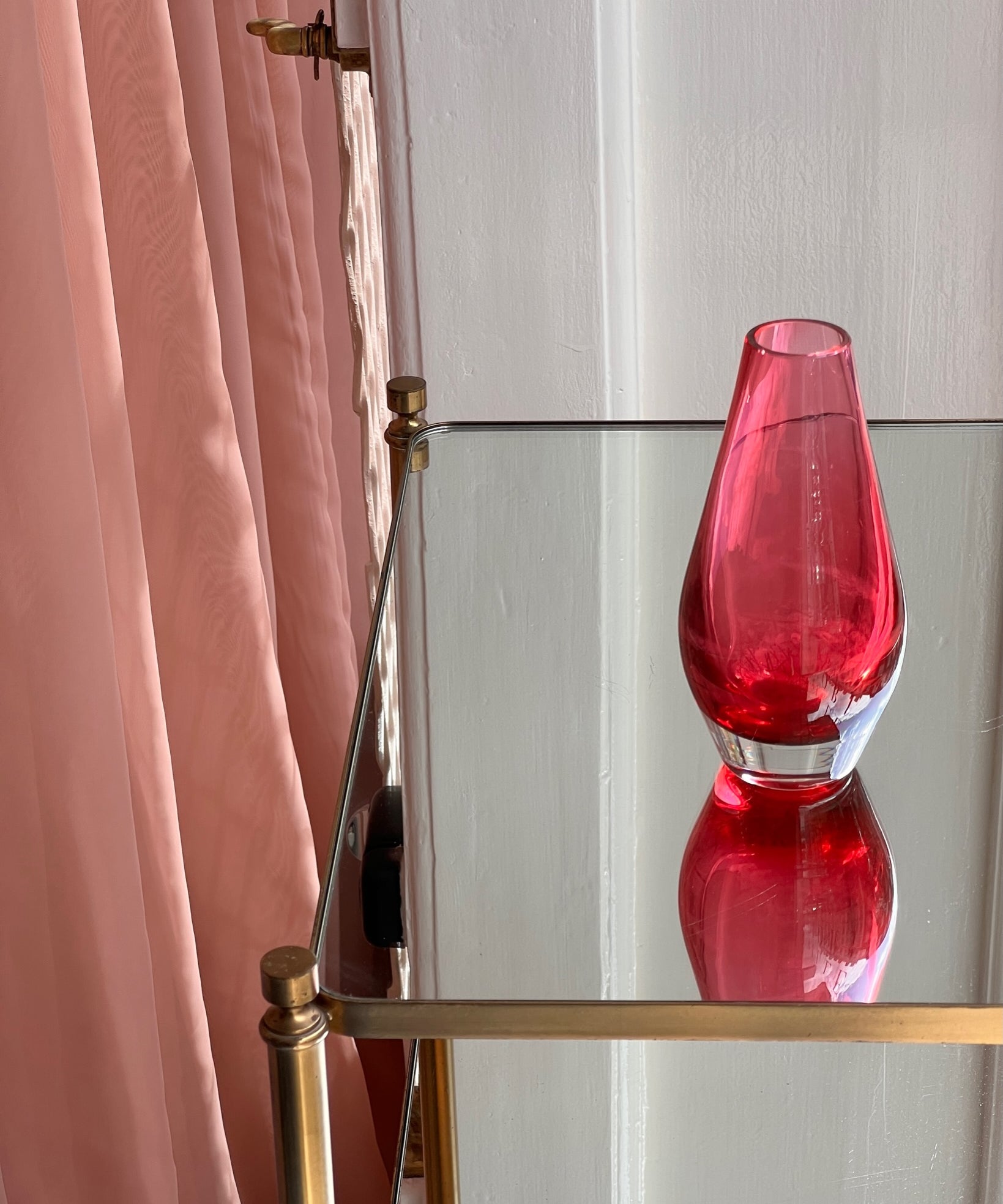 Vintage pink/red Murano vase
