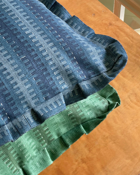 Karin’s Rölakan ruffled cushion - Green