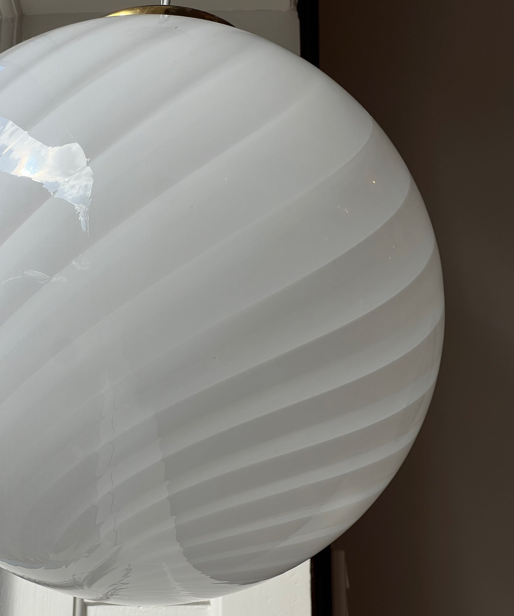 Vintage round white swirl Murano ceiling lamp (D45)