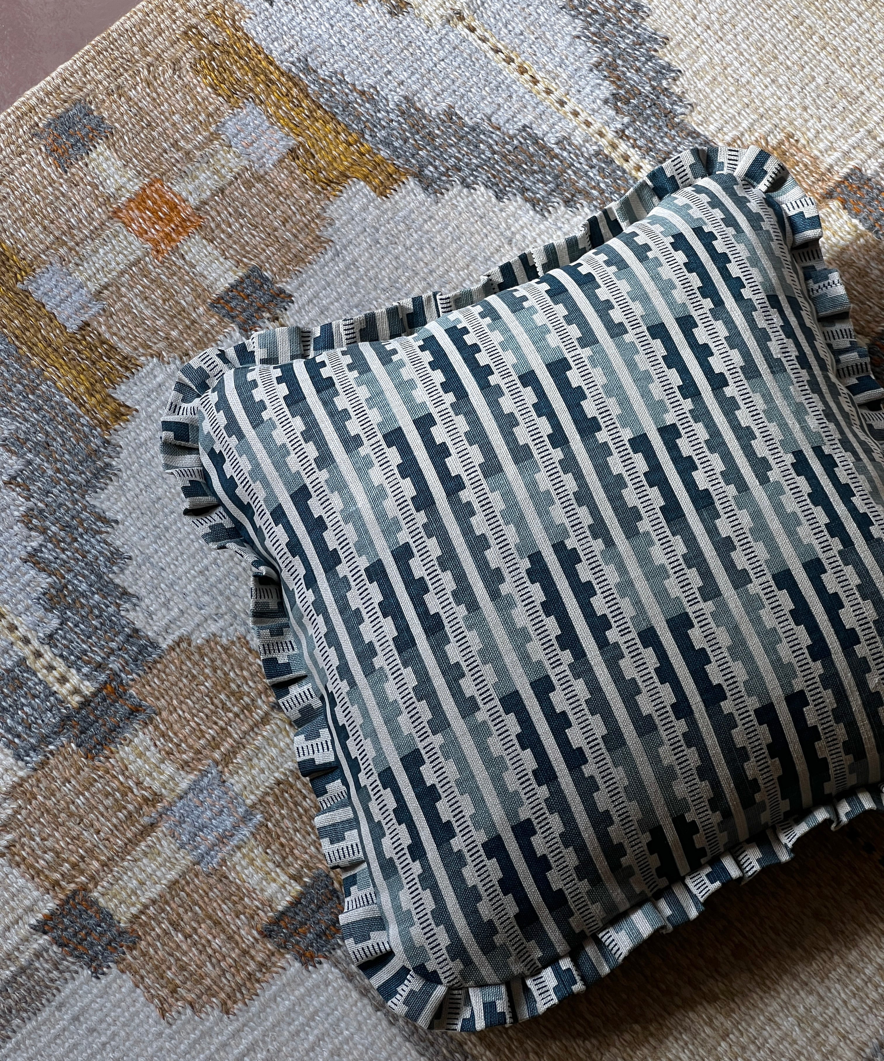 Marianne ruffled cushion - Indigo Natural