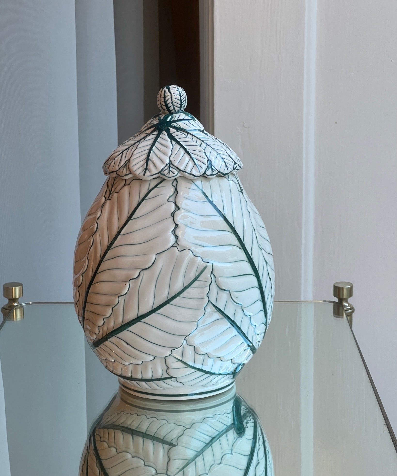 Vintage ceramic leaf bonbonniere