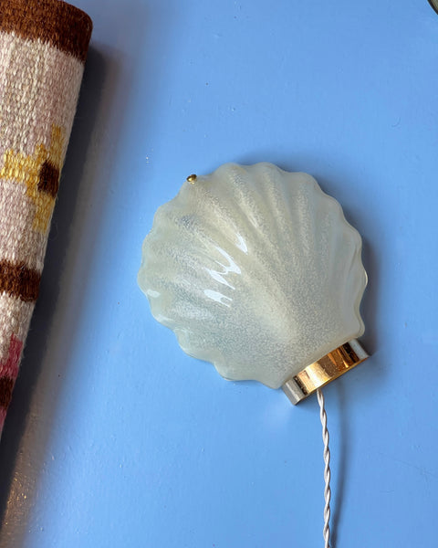 Vintage cream Murano shell wall lamp