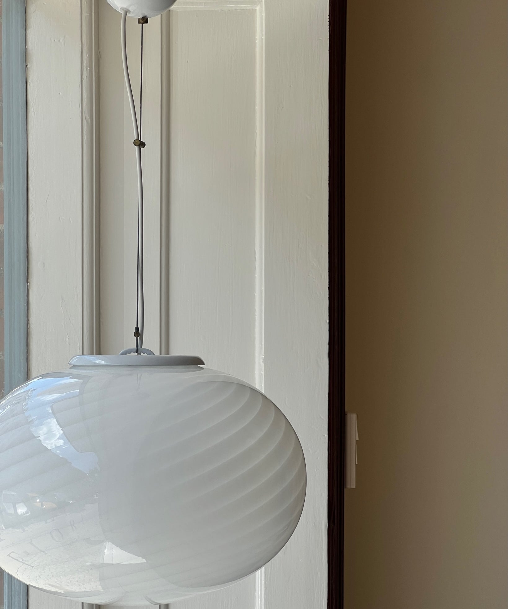 Vintage Murano oval white swirl ceiling lamp (D40)