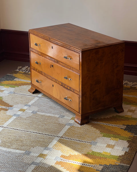 Vintage wooden chest of drawers