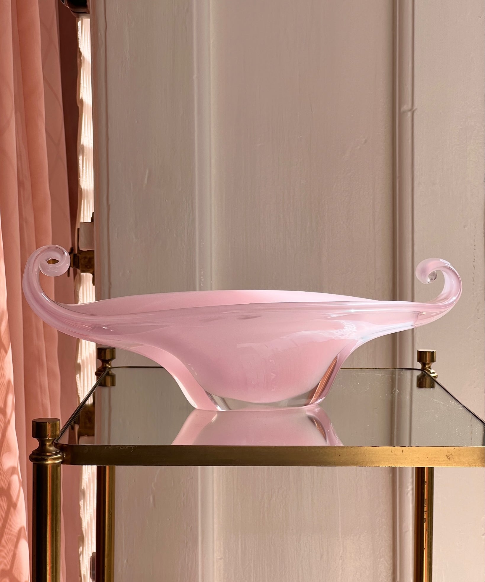 Vintage pink Murano shell/bowl