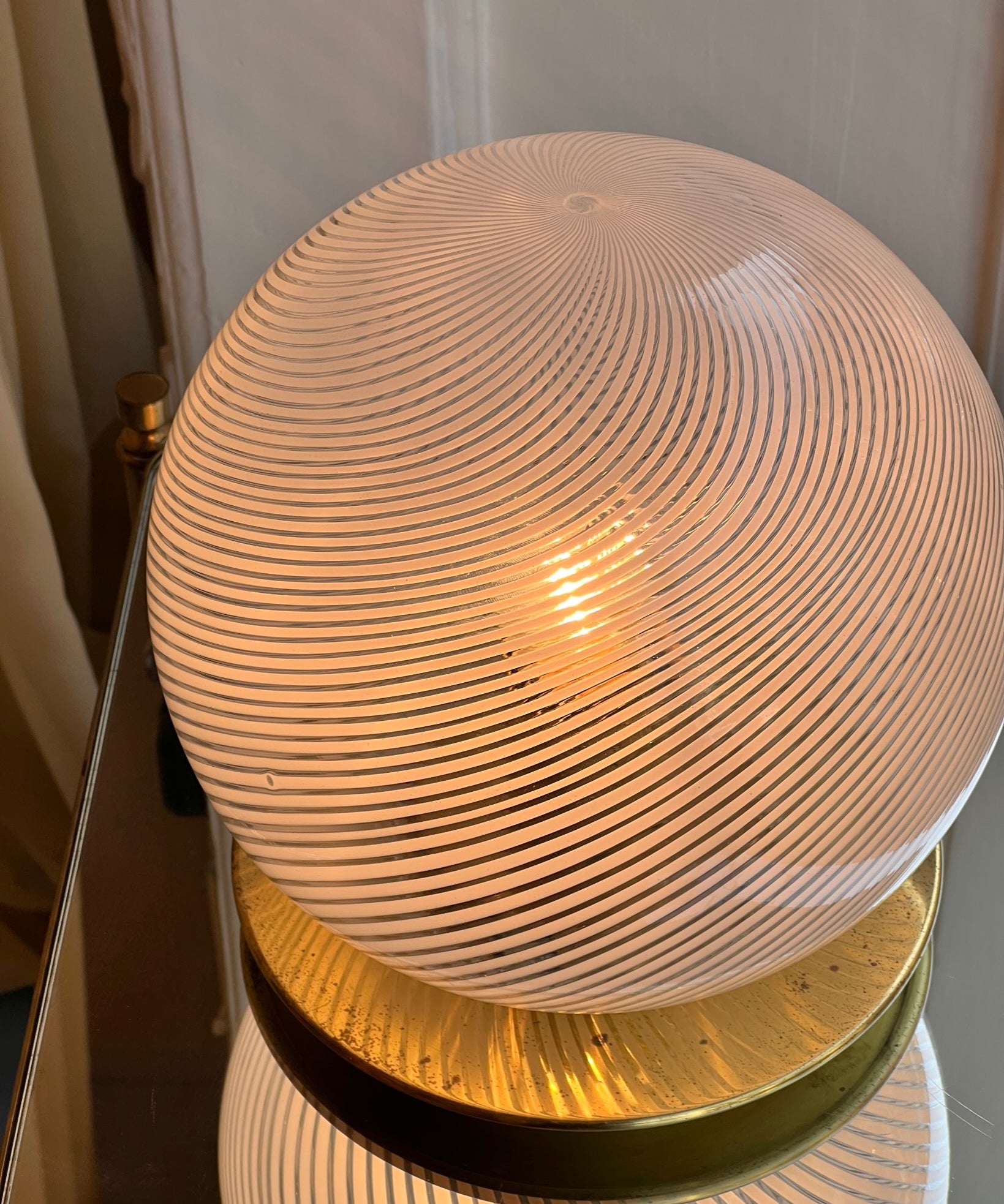 Vintage clear/white round swirl Murano table lamp