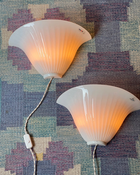 Vintage white shell Murano wall lamp (2 available)