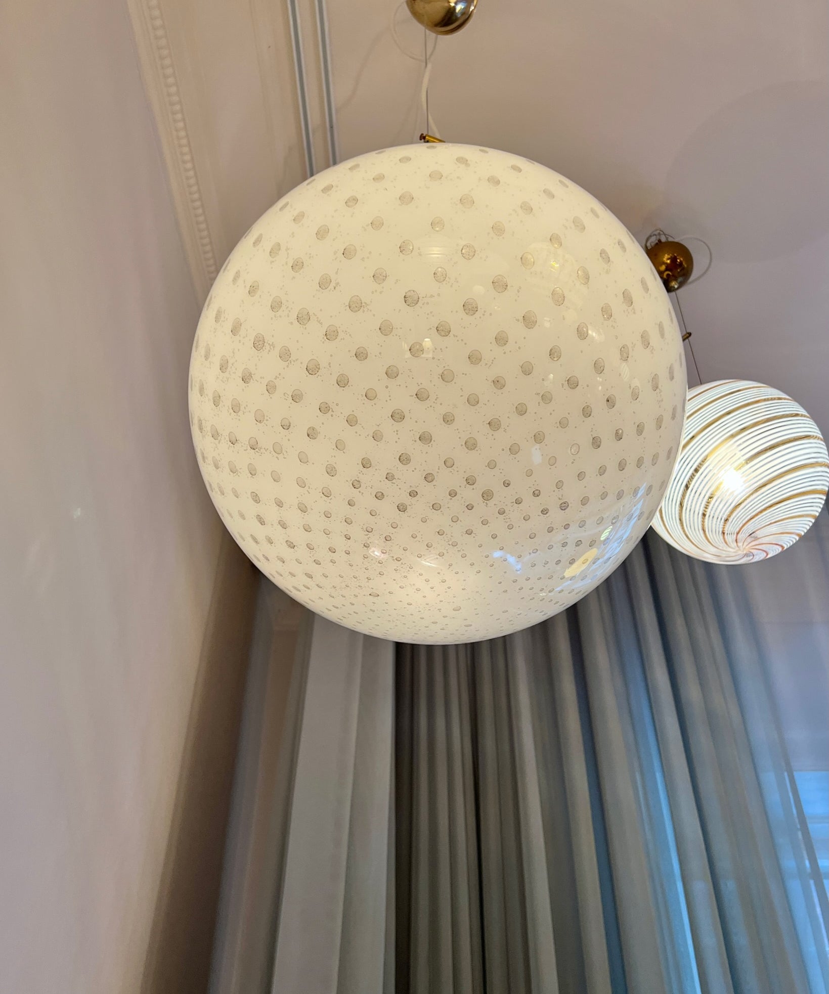 Vintage round white/black dotted Murano ceiling lamp (D40)