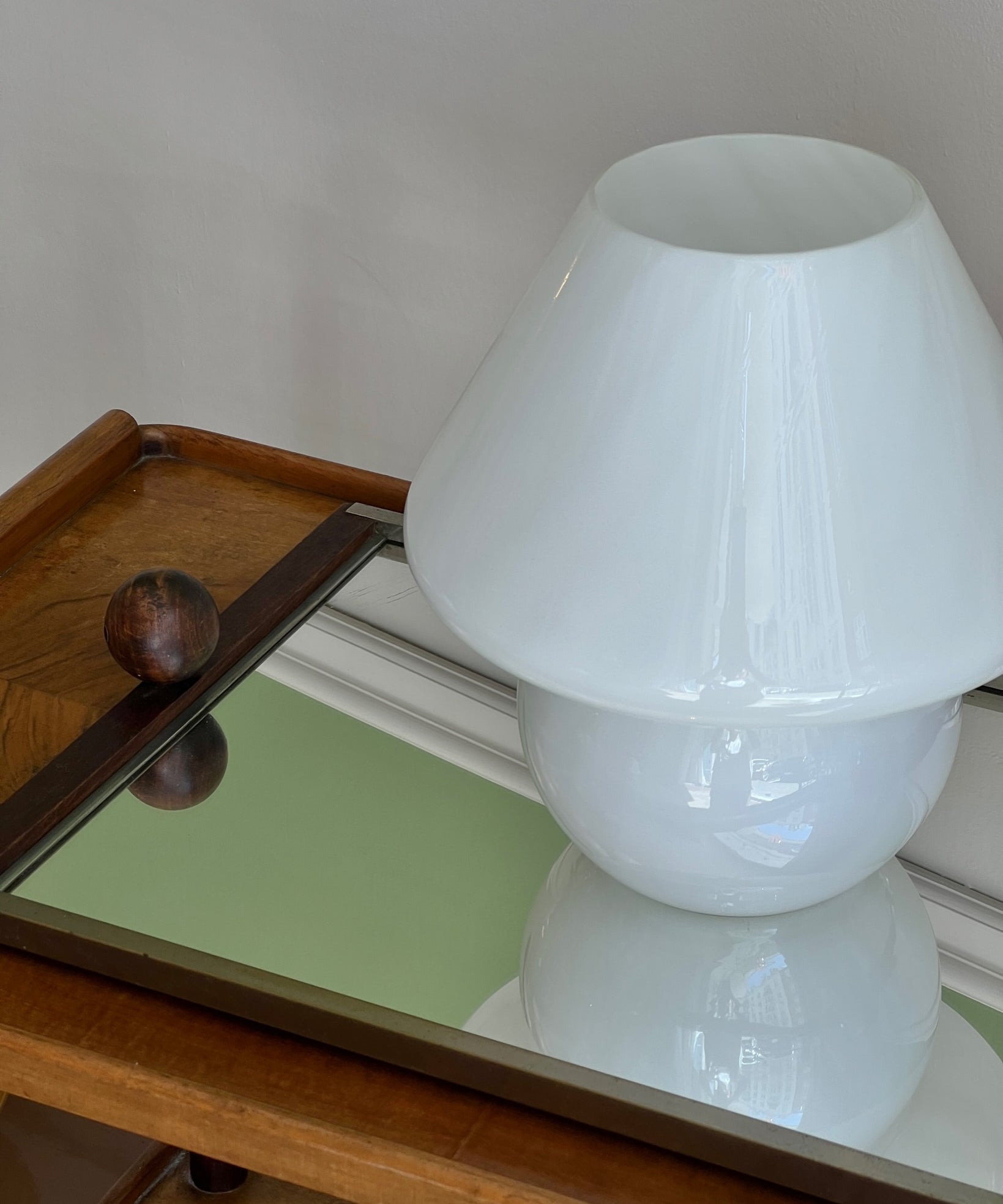 Vintage white swirl Murano mushroom table lamp