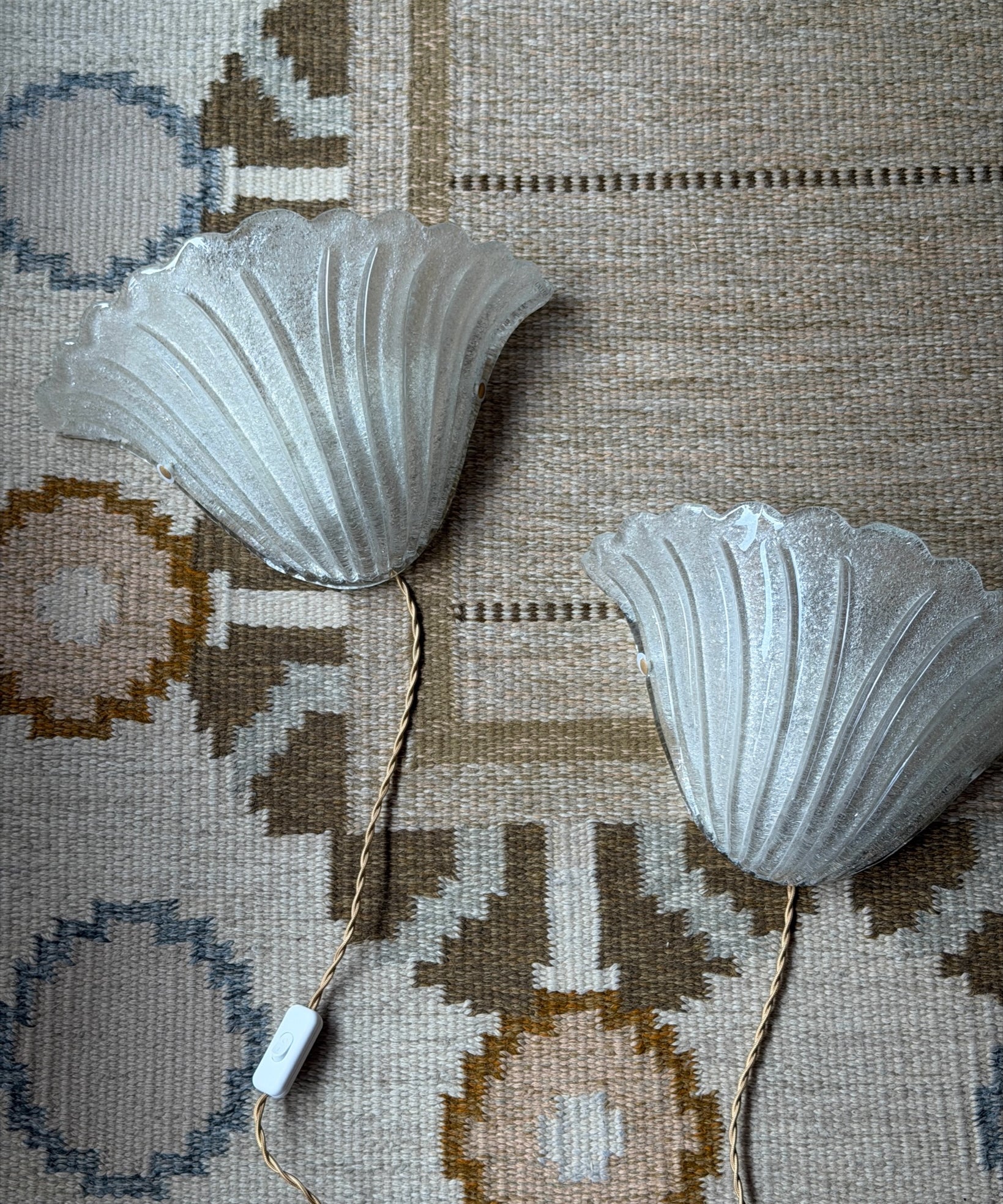 Vintage golden / clear Murano shell wall lamps (8 available)
