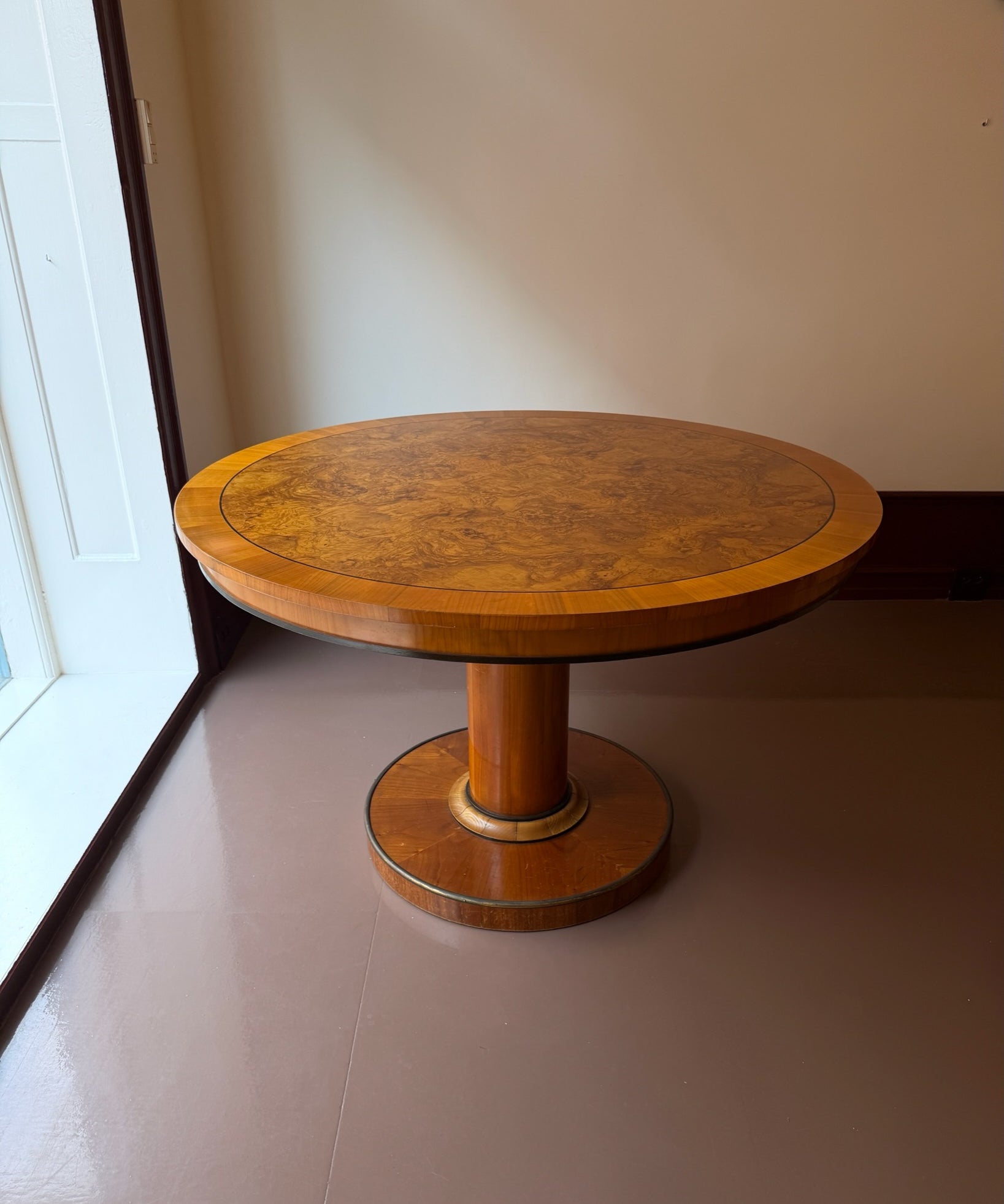 Vintage round lacquered burl wood dining table