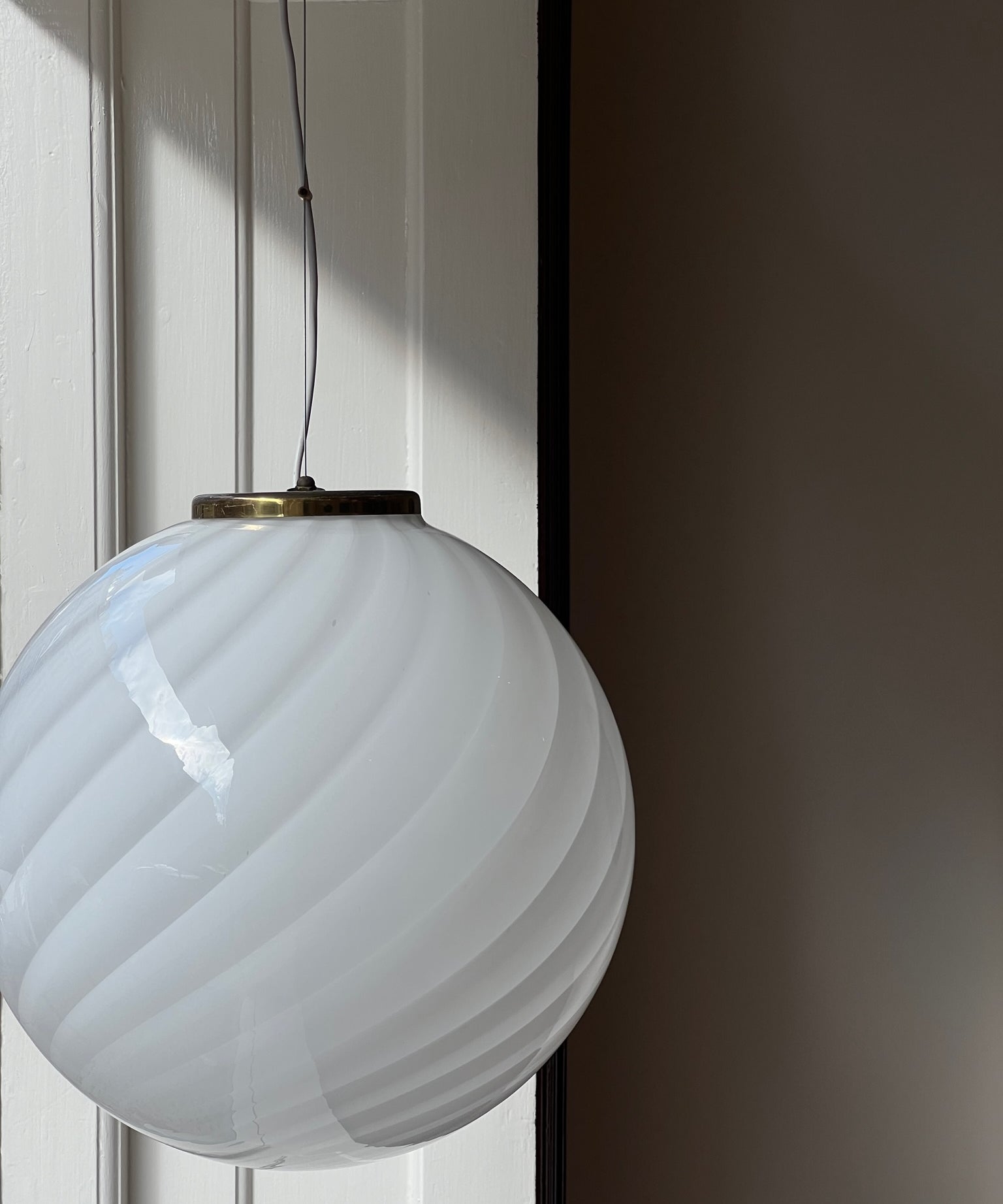 Vintage round white swirl Murano ceiling lamp (D45)