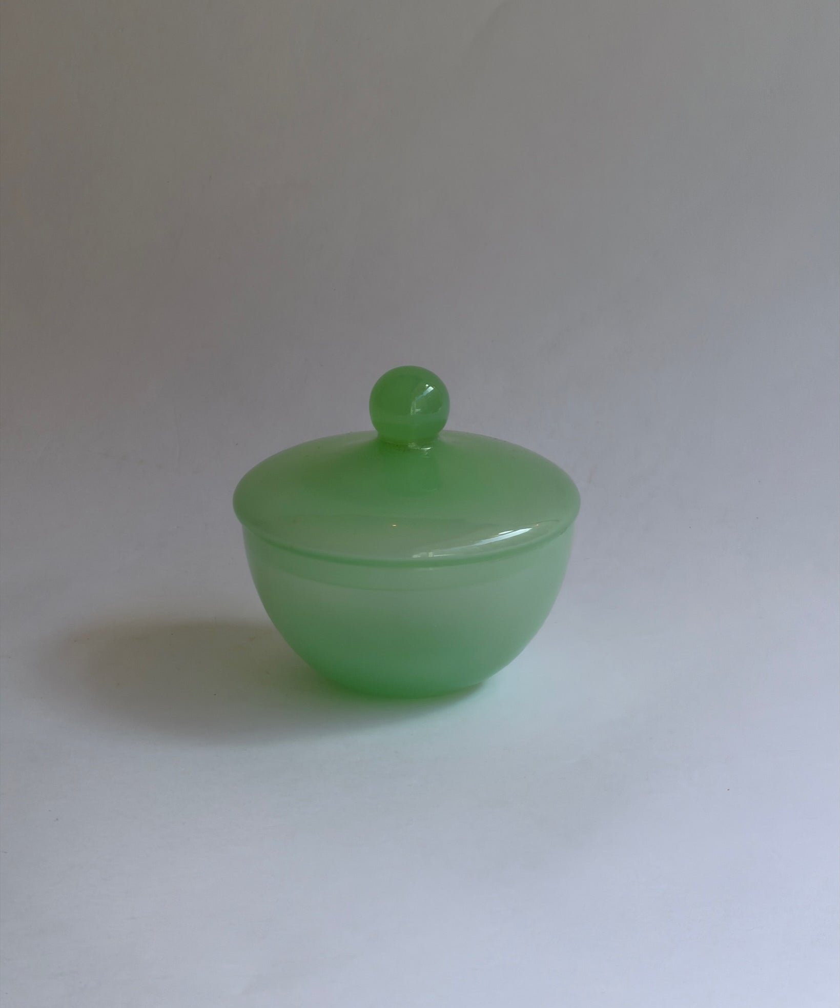 Vintage light green Murano bonbonniere