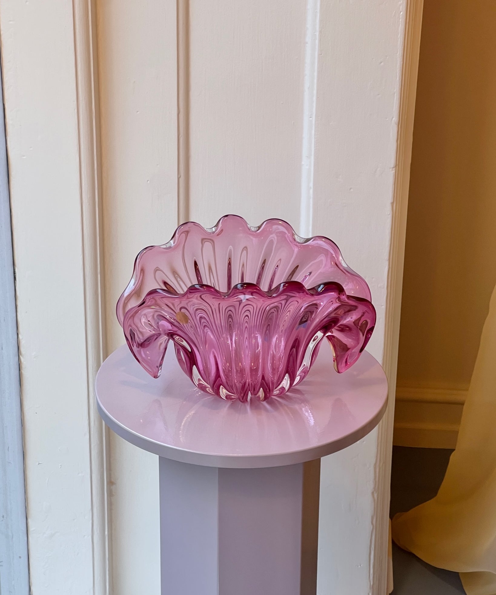 Vintage pink Murano shell bowl