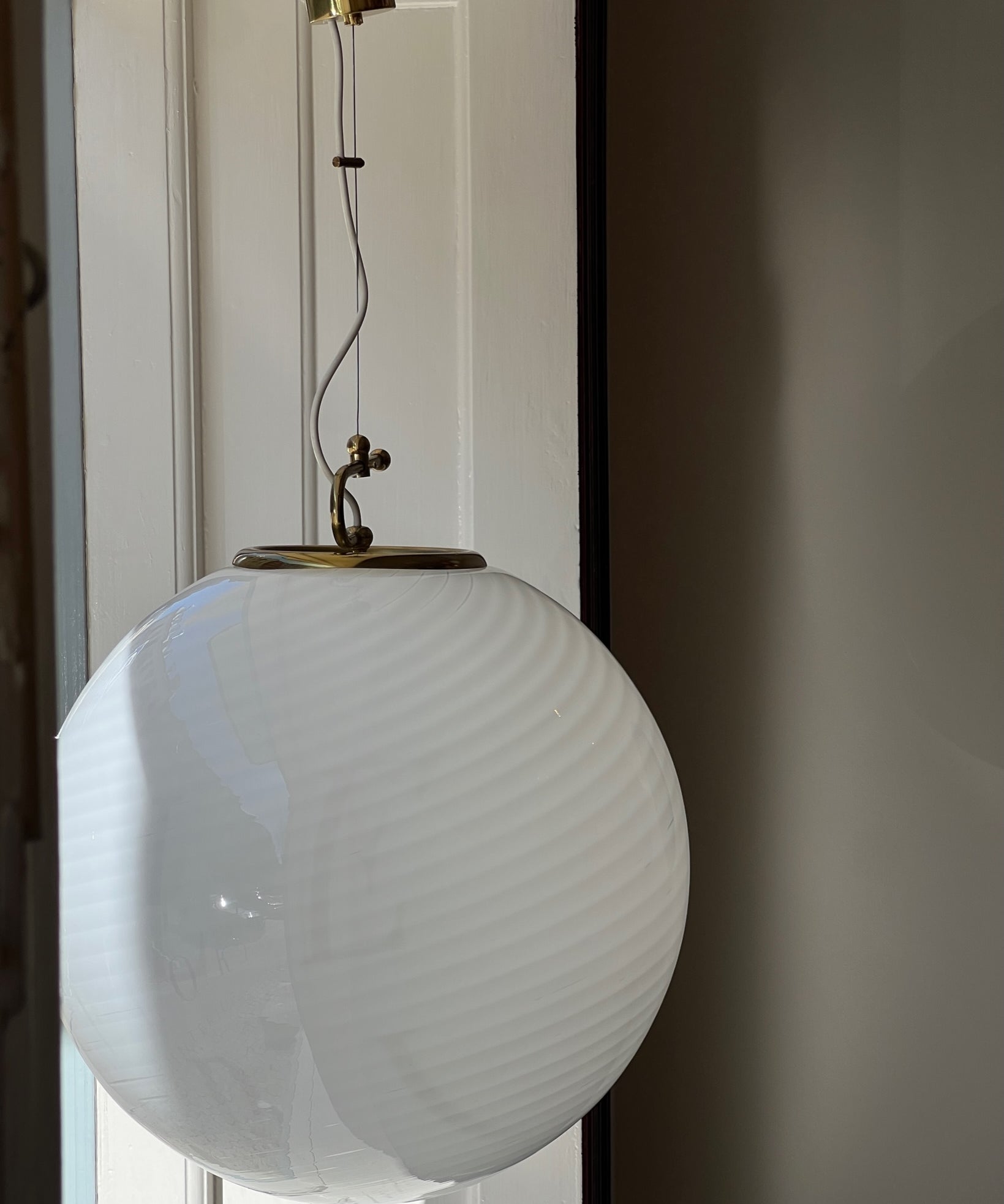 Vintage Murano white swirl ceiling lamp (D50)