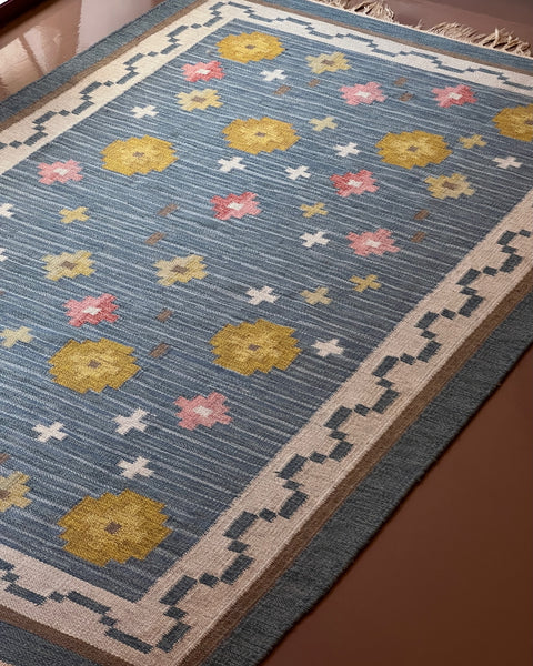 Vintage flat weave rug (Signed M)