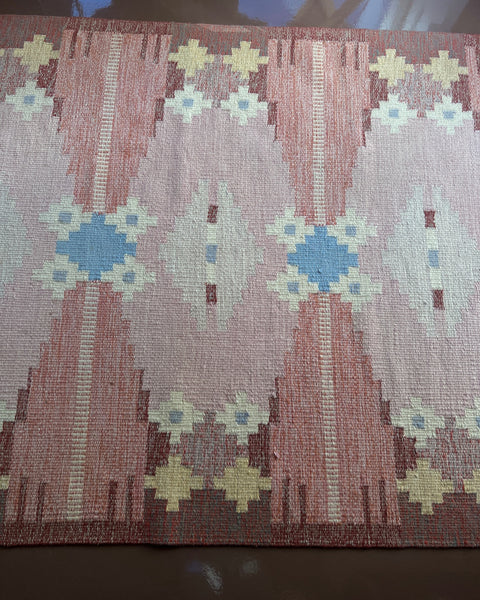 Vintage pink flat weave rug by Ingegerd Silow (IS)