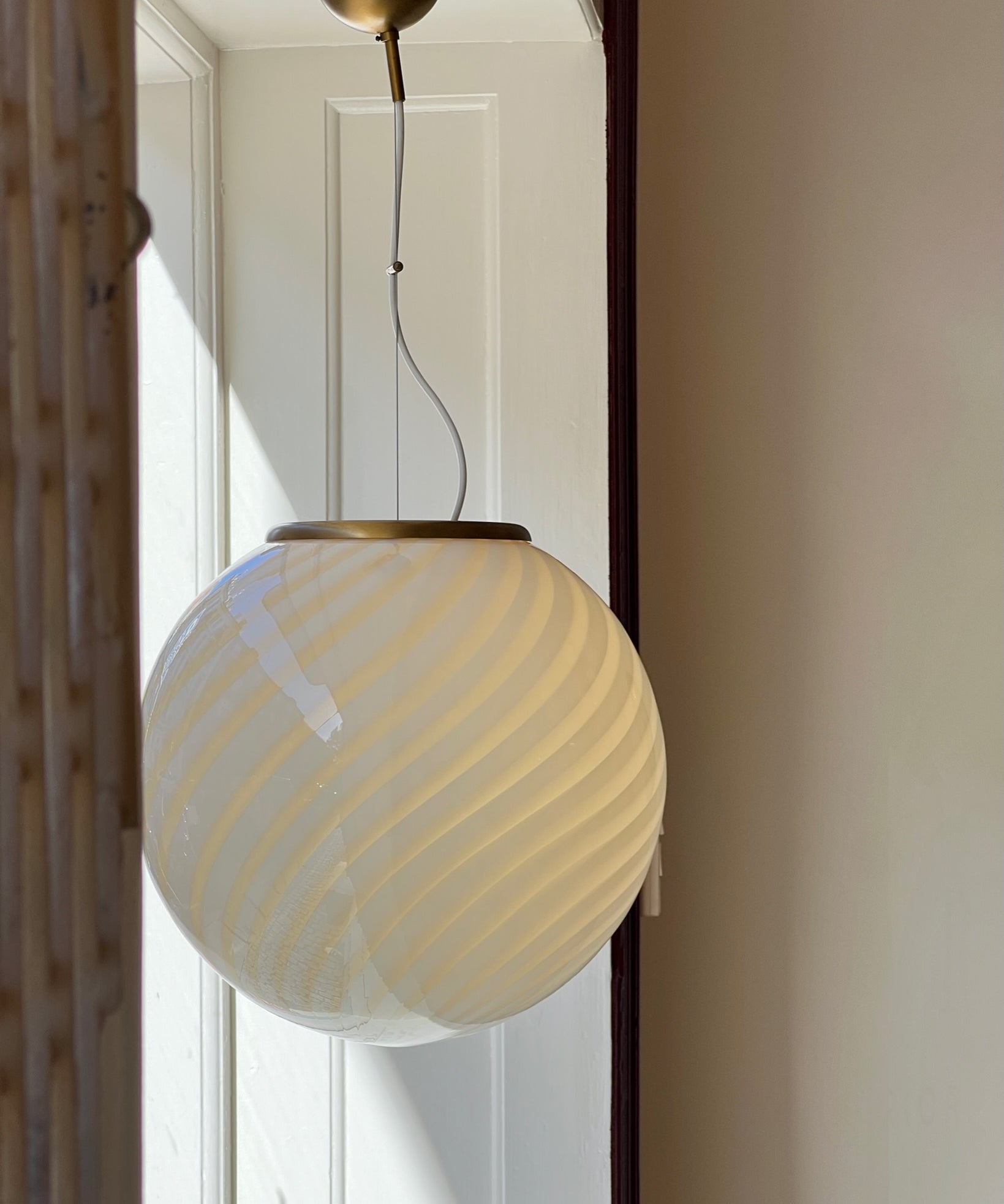 Vintage light yellow/cream swirl Murano ceiling lamp (D40)