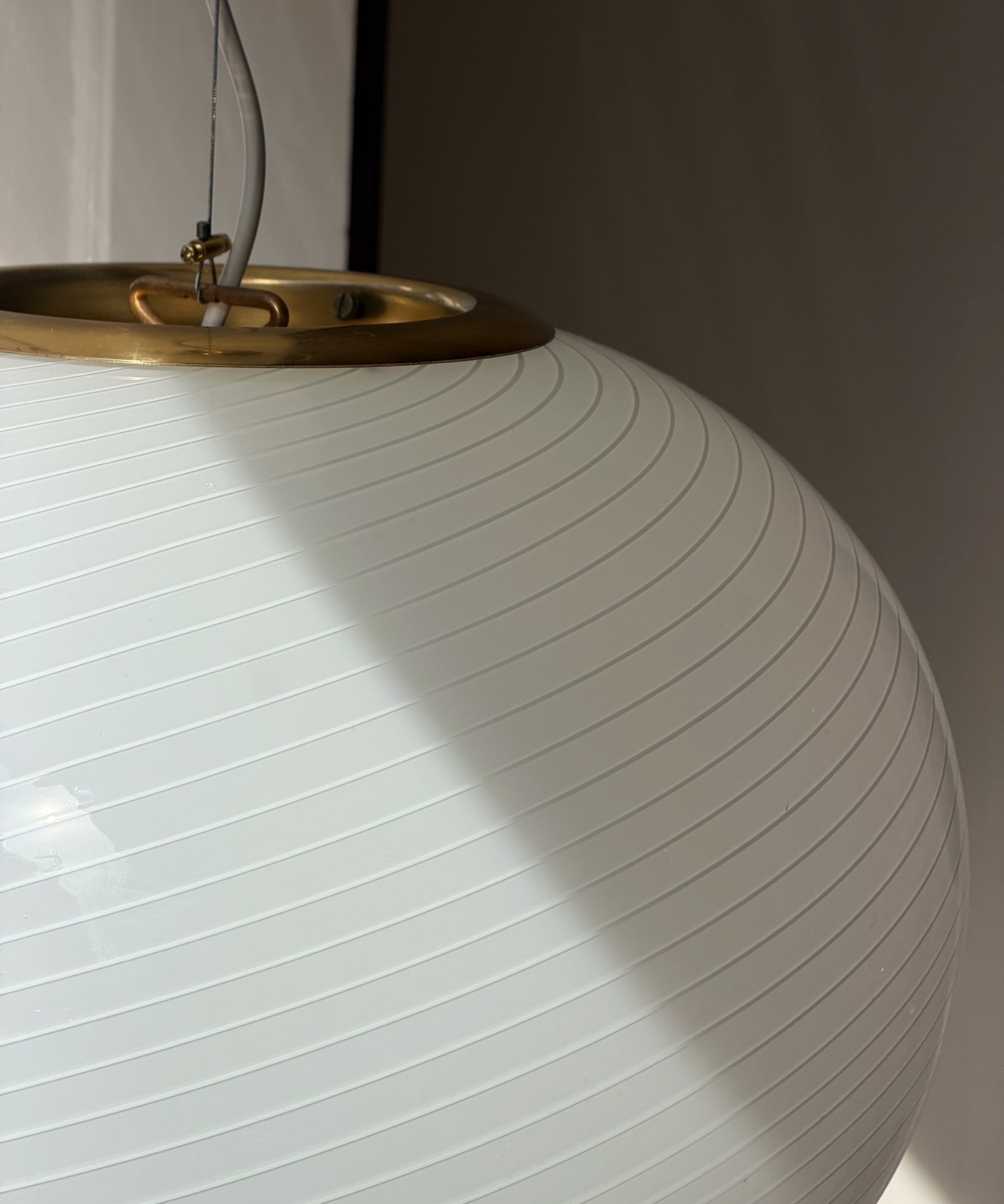 Vintage oval eggshell/white Murano ceiling lamp (D42)