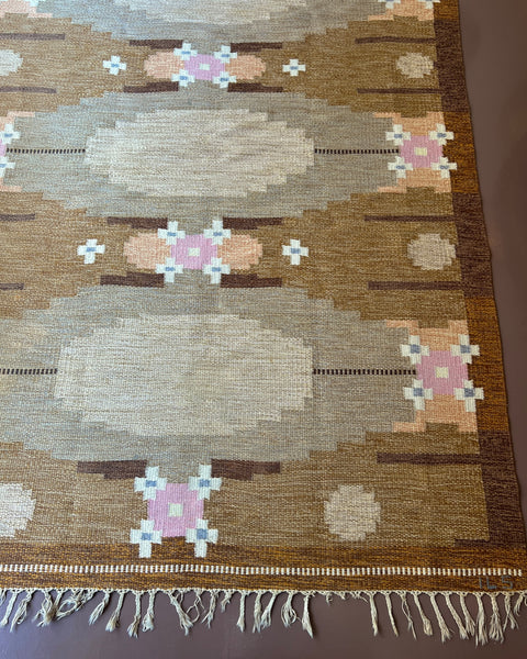Vintage flat weave rug by ILS