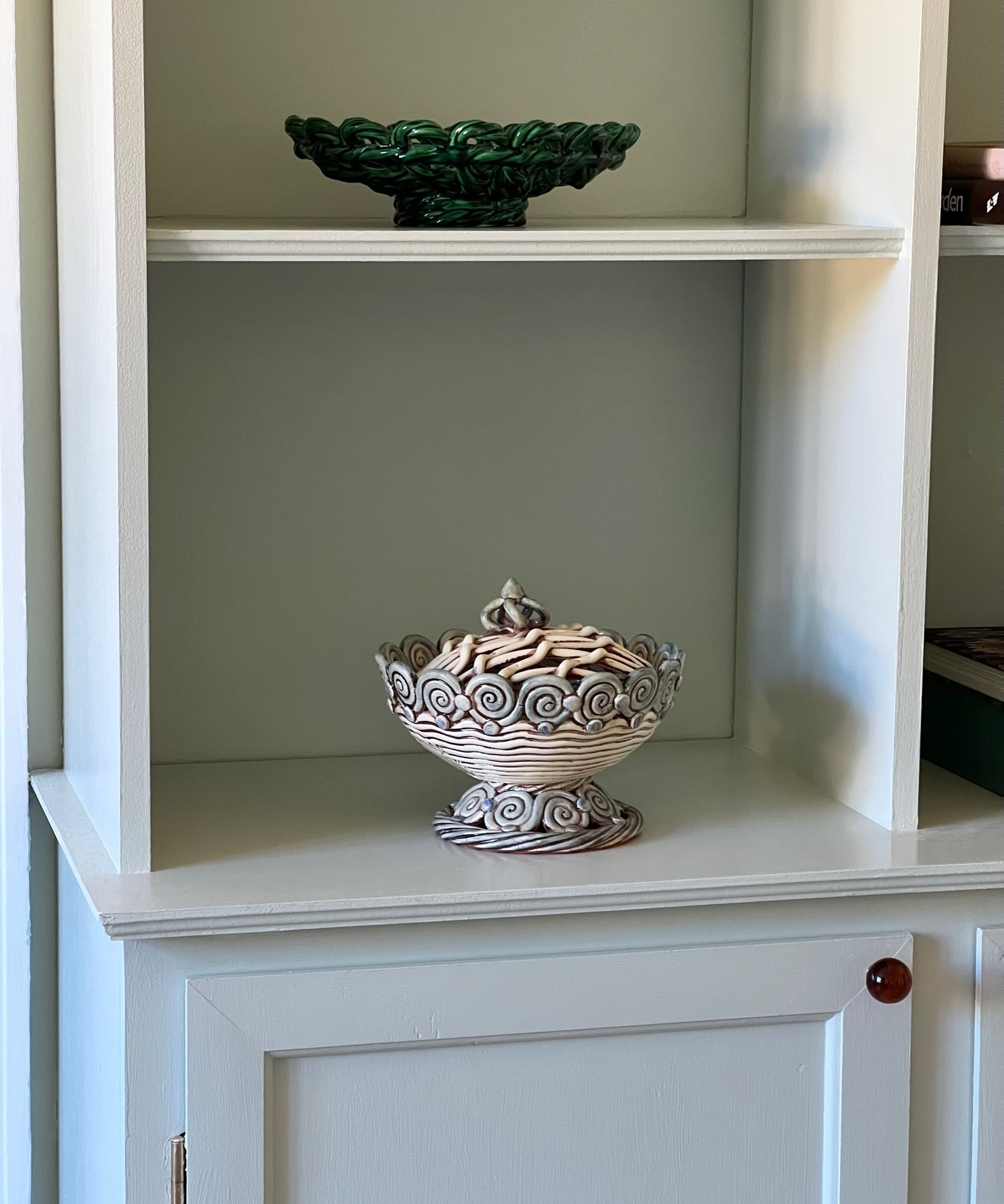 Vintage braided ceramic bonbonniere