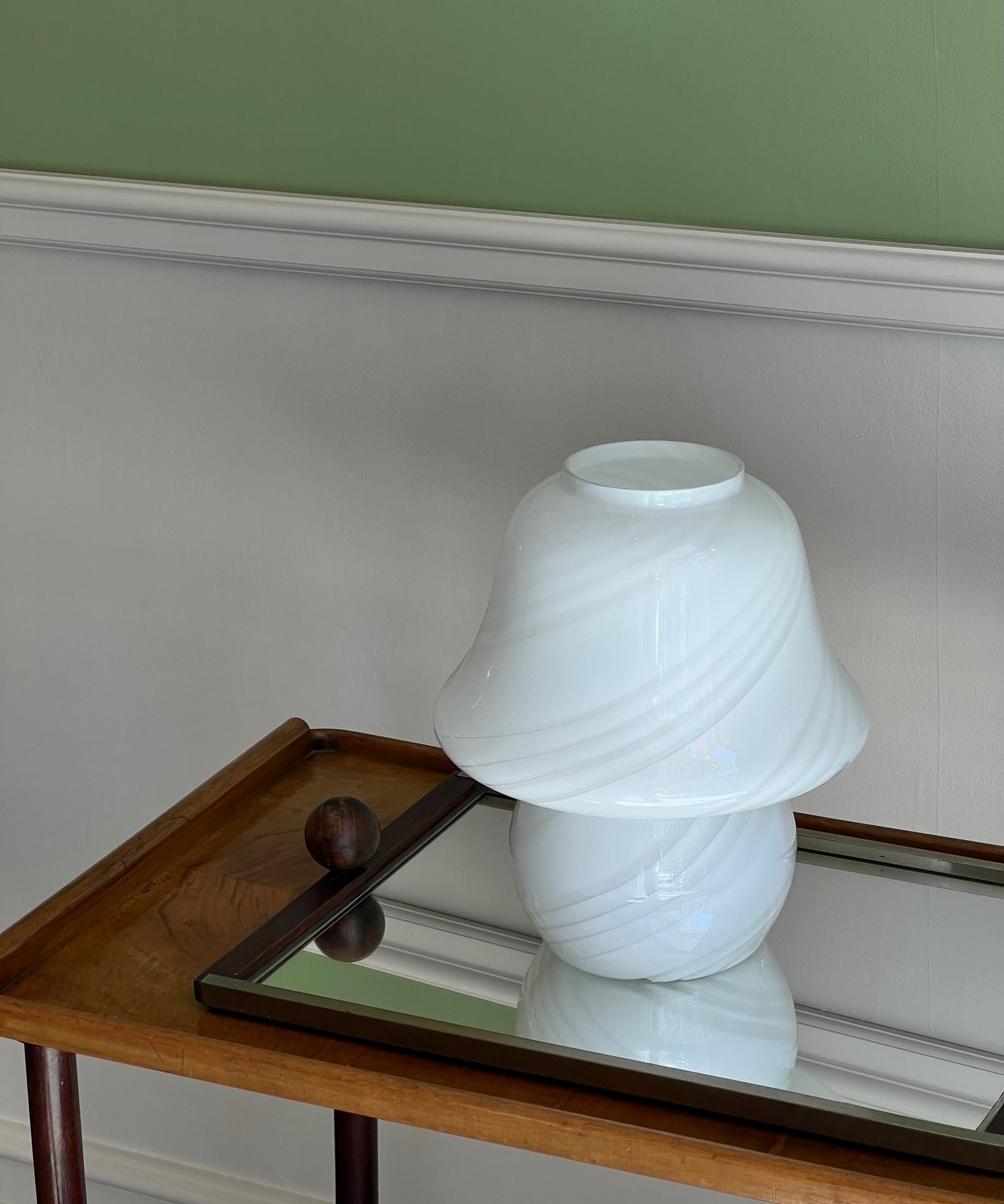 Vintage white swirl Murano mushroom table lamp