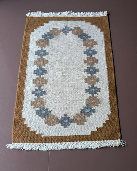 Vintage flat weave rug