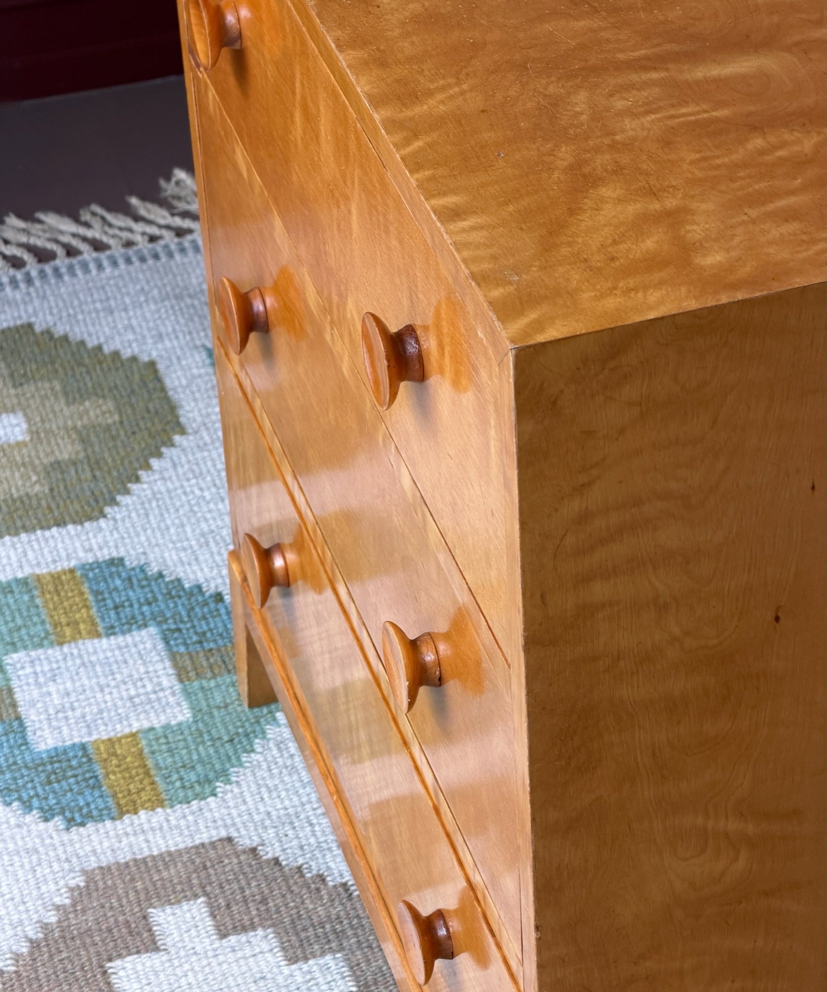 Vintage wooden chest of drawers