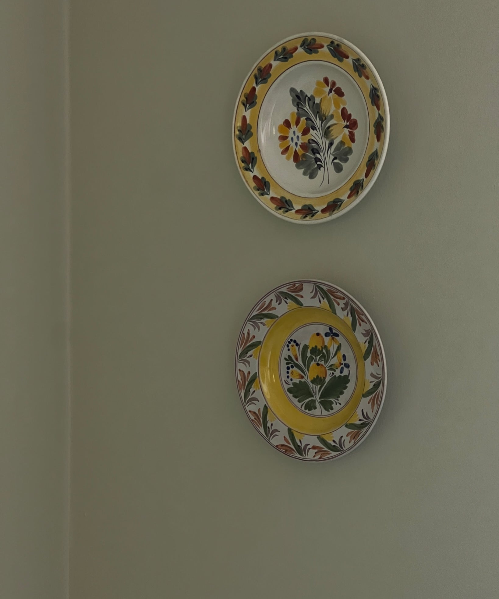 Vintage ceramic wall plate